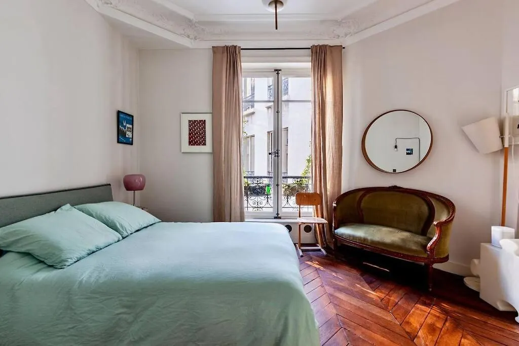 Lux Art Deco, Voltaire