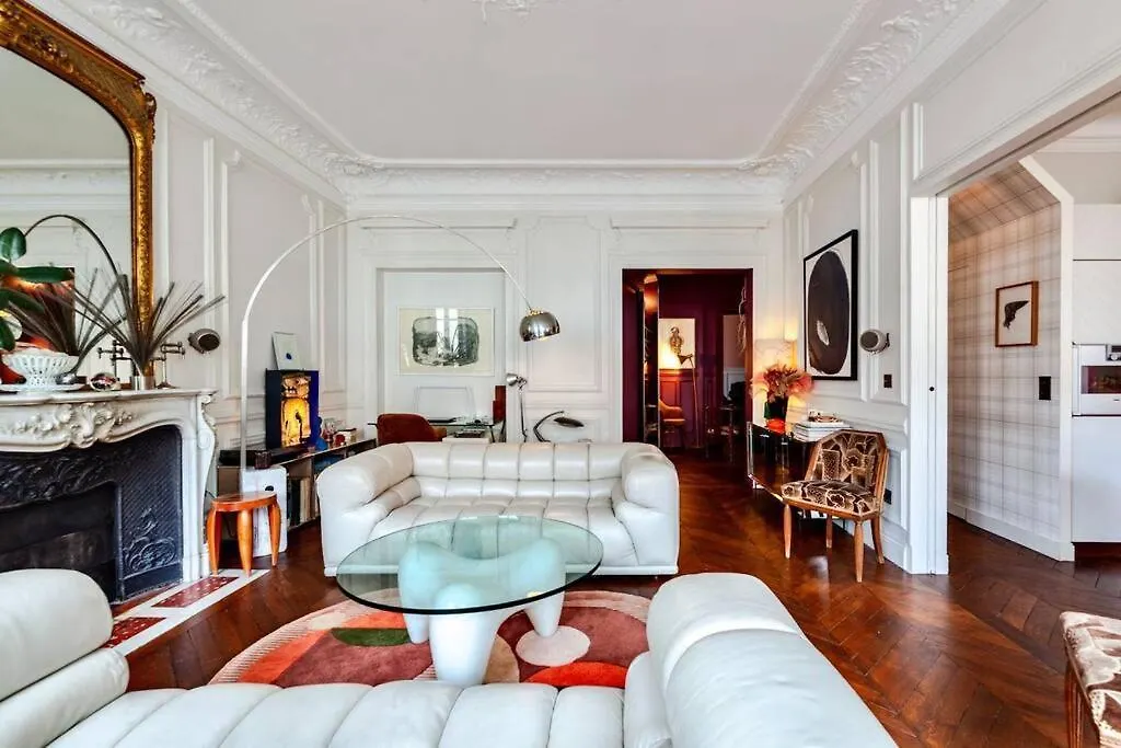 Lux Art Deco, Voltaire Apartment